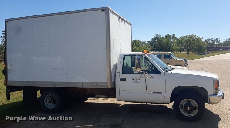 image for item KD9246 1991 Chevrolet C3500  box truck