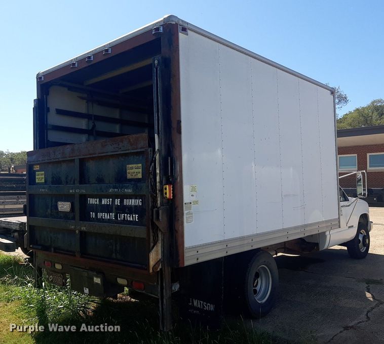 image for item KD9246 1991 Chevrolet C3500  box truck