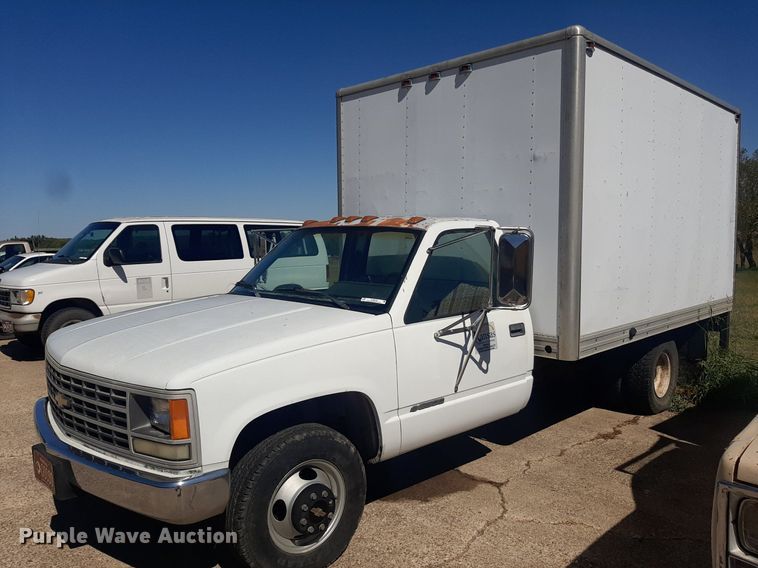 image for item KD9246 1991 Chevrolet C3500  box truck