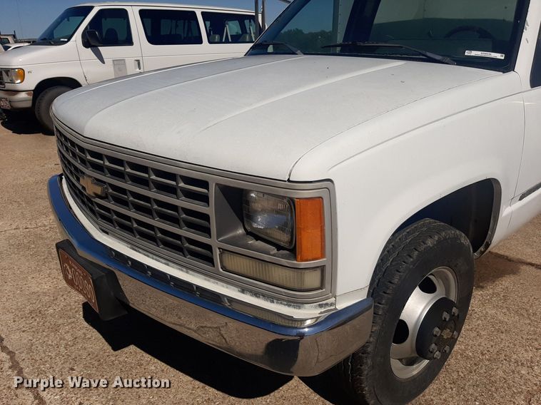 image for item KD9246 1991 Chevrolet C3500  box truck