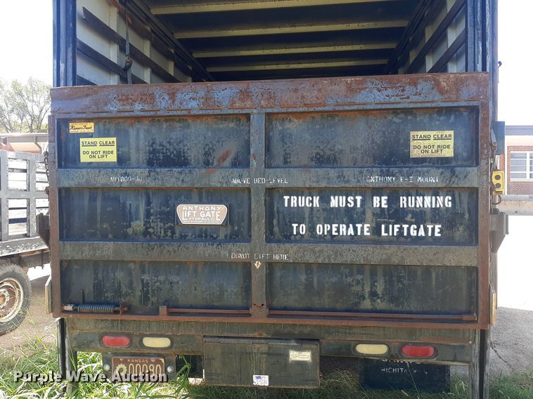 image for item KD9246 1991 Chevrolet C3500  box truck