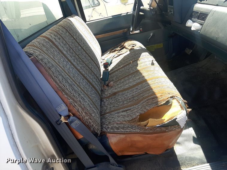 image for item KD9246 1991 Chevrolet C3500  box truck