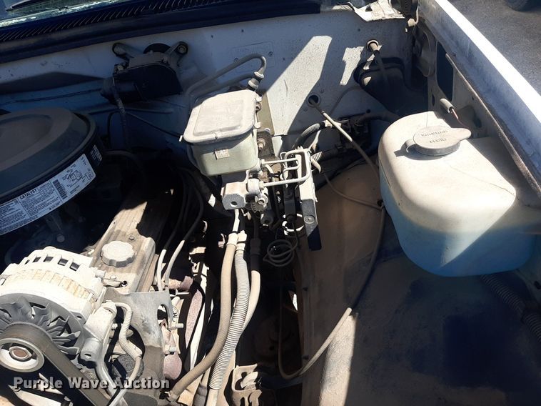 image for item KD9246 1991 Chevrolet C3500  box truck