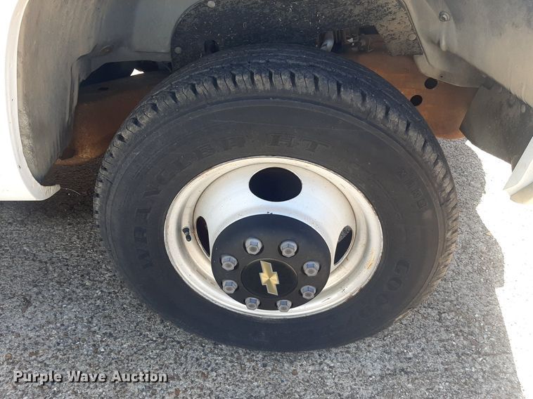 image for item KD9246 1991 Chevrolet C3500  box truck