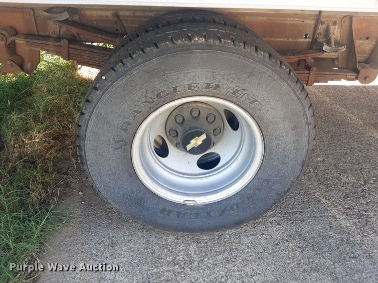 image for item KD9246 1991 Chevrolet C3500  box truck