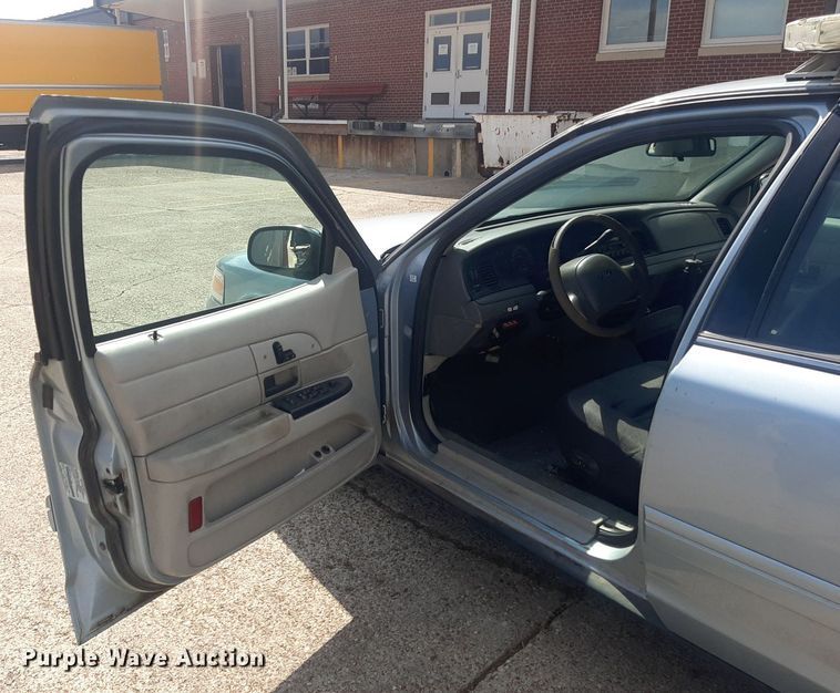 image for item KD9247 2003 Ford Crown Victoria Police Interceptor