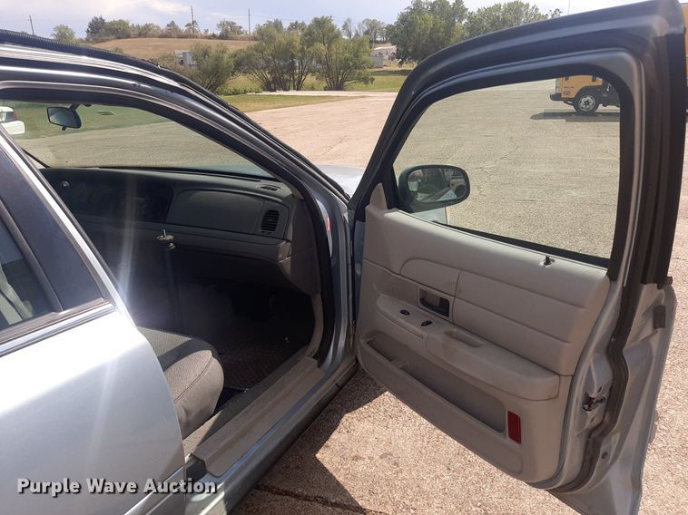 image for item KD9247 2003 Ford Crown Victoria Police Interceptor