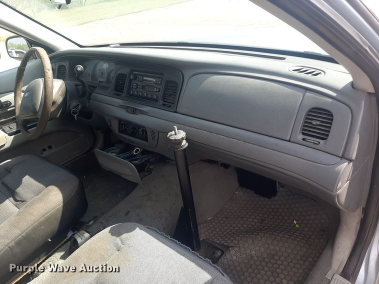image for item KD9247 2003 Ford Crown Victoria Police Interceptor