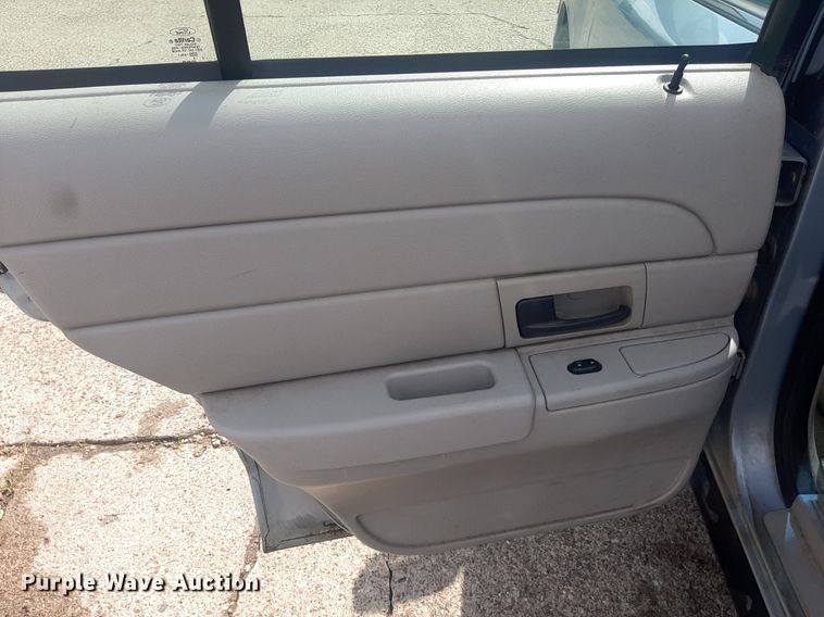 image for item KD9247 2003 Ford Crown Victoria Police Interceptor