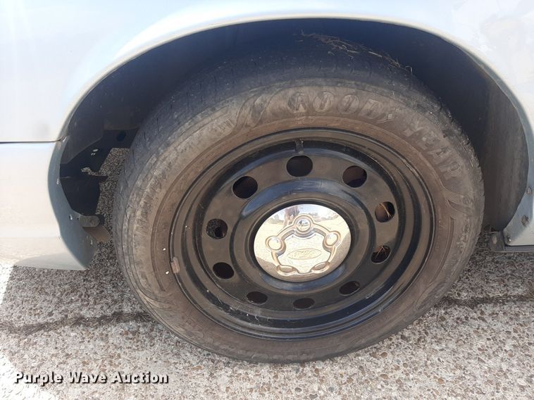 image for item KD9247 2003 Ford Crown Victoria Police Interceptor