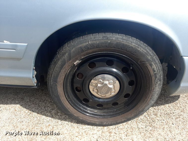 image for item KD9247 2003 Ford Crown Victoria Police Interceptor