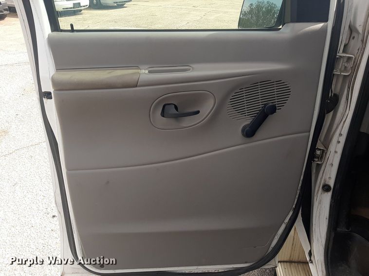 image for item KD9249 1999 Ford E350  van