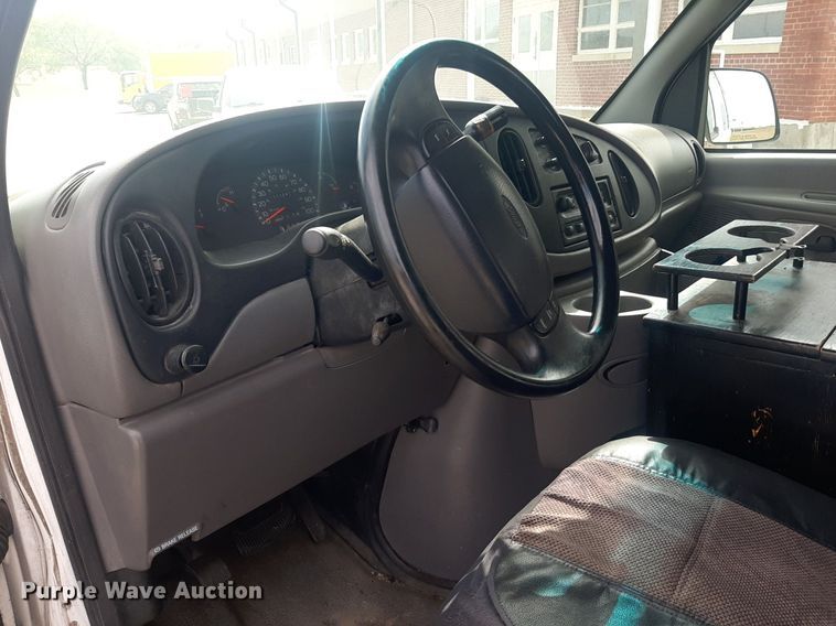 image for item KD9249 1999 Ford E350  van