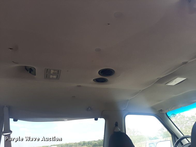 image for item KD9249 1999 Ford E350  van