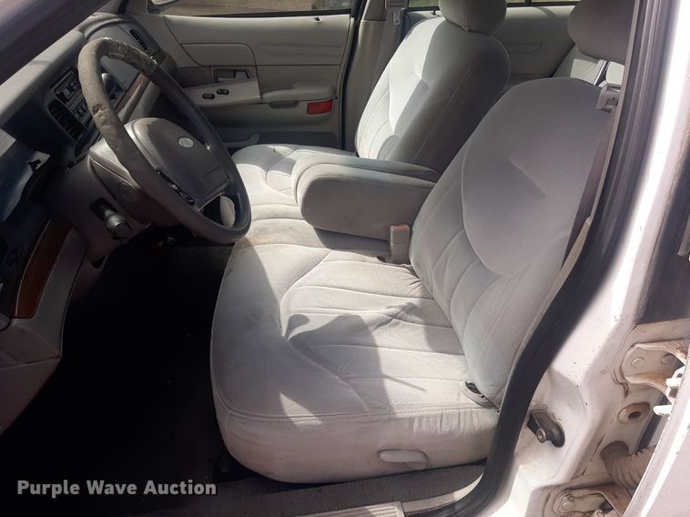 image for item KD9251 2001 Ford Crown Victoria