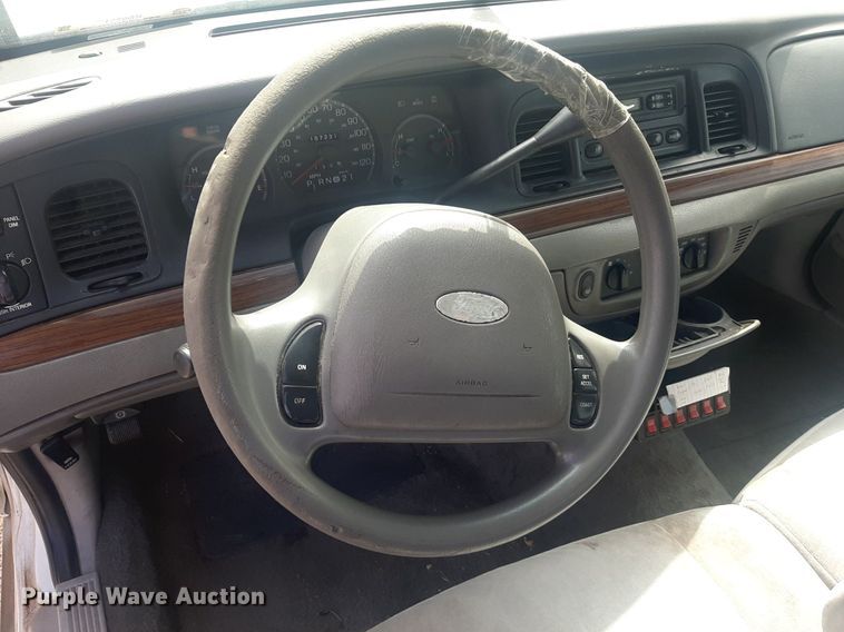 image for item KD9251 2001 Ford Crown Victoria