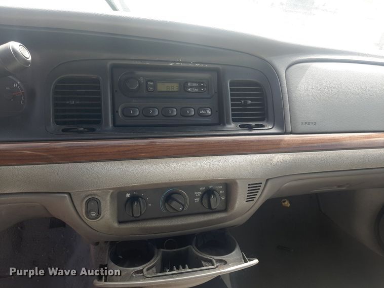 image for item KD9251 2001 Ford Crown Victoria