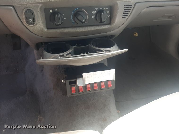 image for item KD9251 2001 Ford Crown Victoria