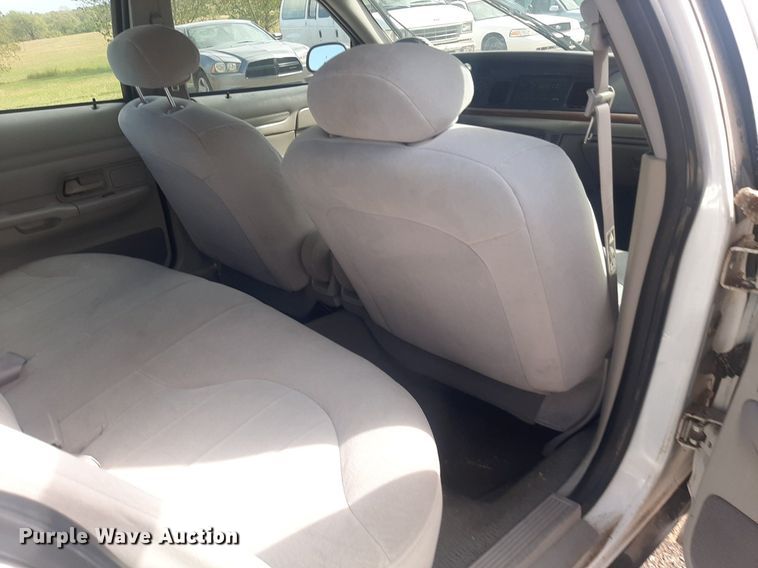 image for item KD9251 2001 Ford Crown Victoria