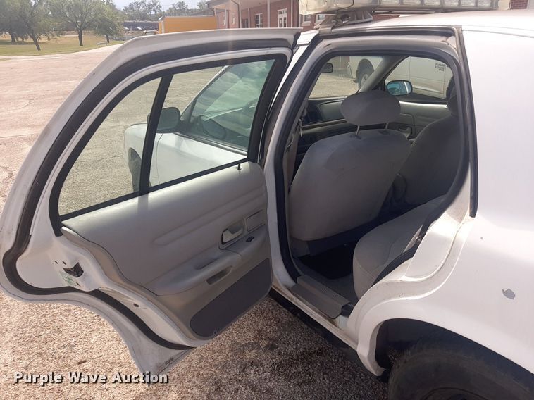 image for item KD9251 2001 Ford Crown Victoria