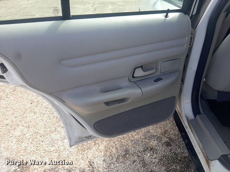 image for item KD9251 2001 Ford Crown Victoria