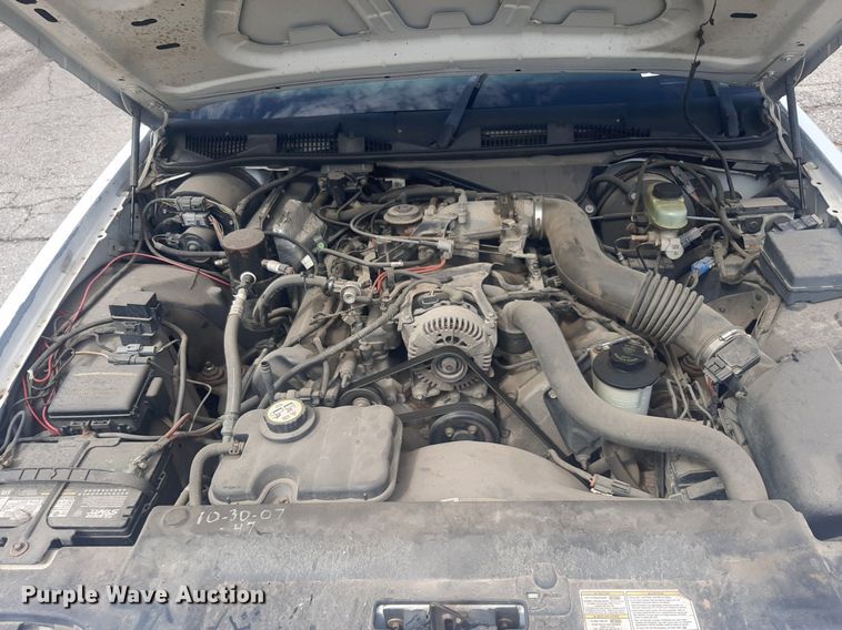 image for item KD9251 2001 Ford Crown Victoria