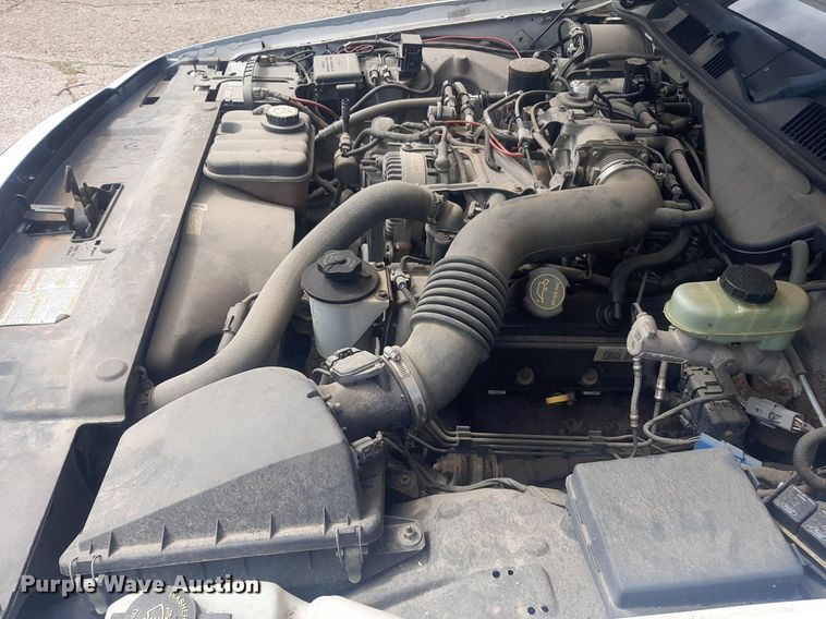 image for item KD9251 2001 Ford Crown Victoria