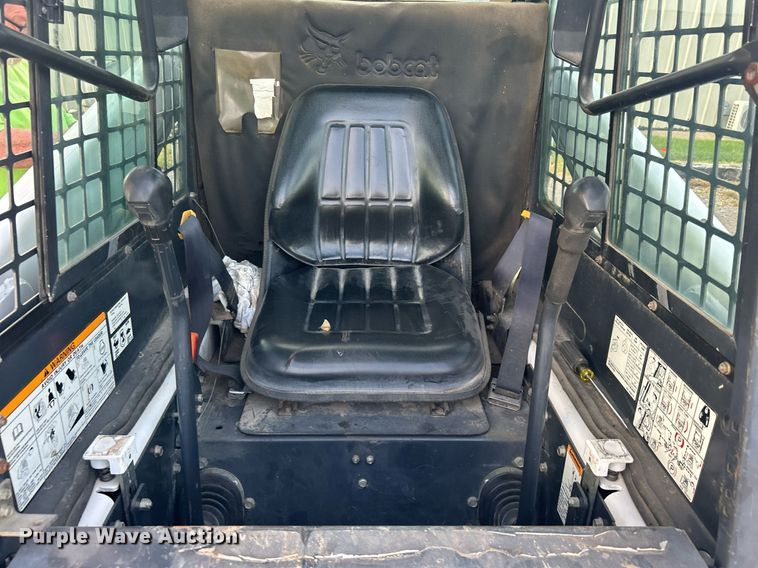 image for item KH9489 1993 Bobcat 853  skid steer loader