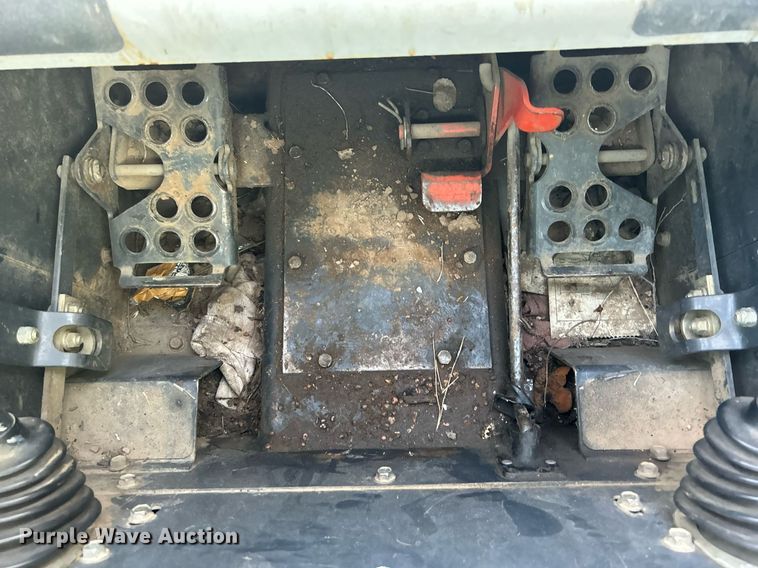 image for item KH9489 1993 Bobcat 853  skid steer loader