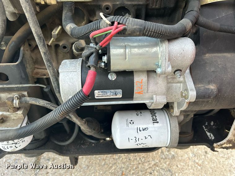 image for item KH9489 1993 Bobcat 853  skid steer loader