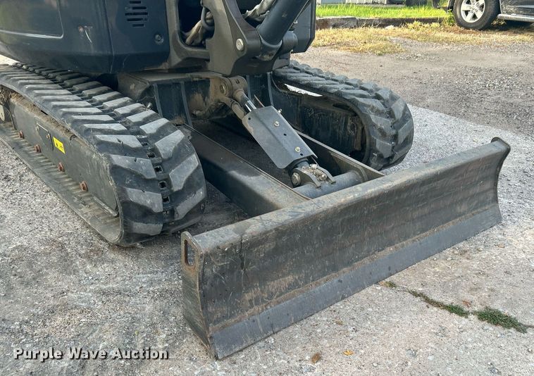 image for item KH9493 2012 Bobcat E32  mini excavator