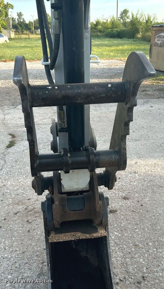 image for item KH9493 2012 Bobcat E32  mini excavator