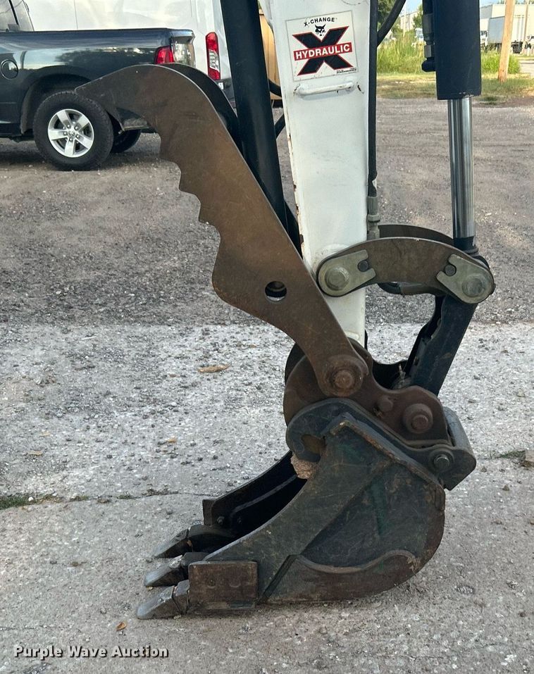 image for item KH9493 2012 Bobcat E32  mini excavator