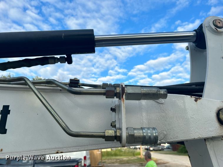 image for item KH9493 2012 Bobcat E32  mini excavator