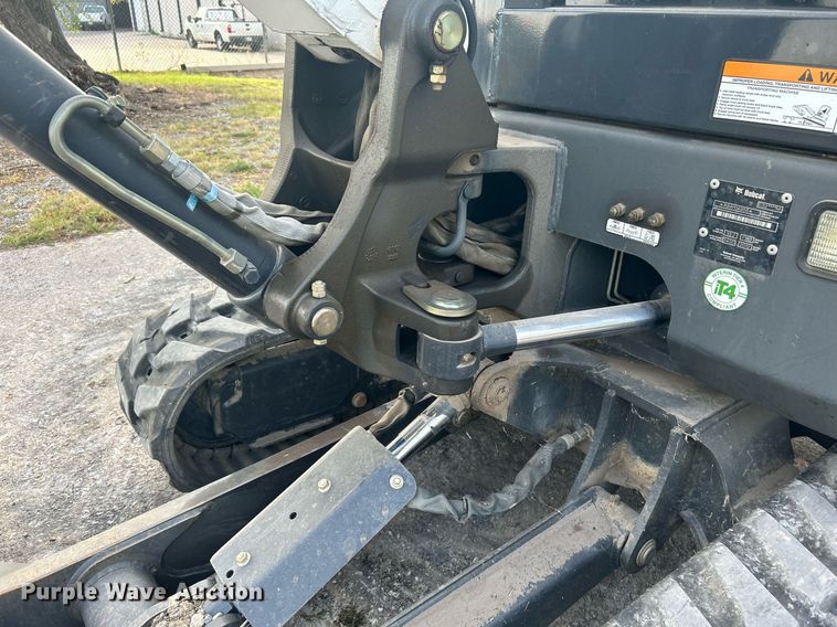 image for item KH9493 2012 Bobcat E32  mini excavator