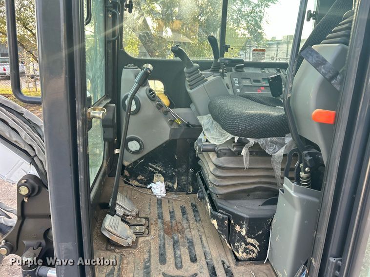 image for item KH9493 2012 Bobcat E32  mini excavator