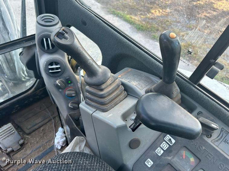 image for item KH9493 2012 Bobcat E32  mini excavator