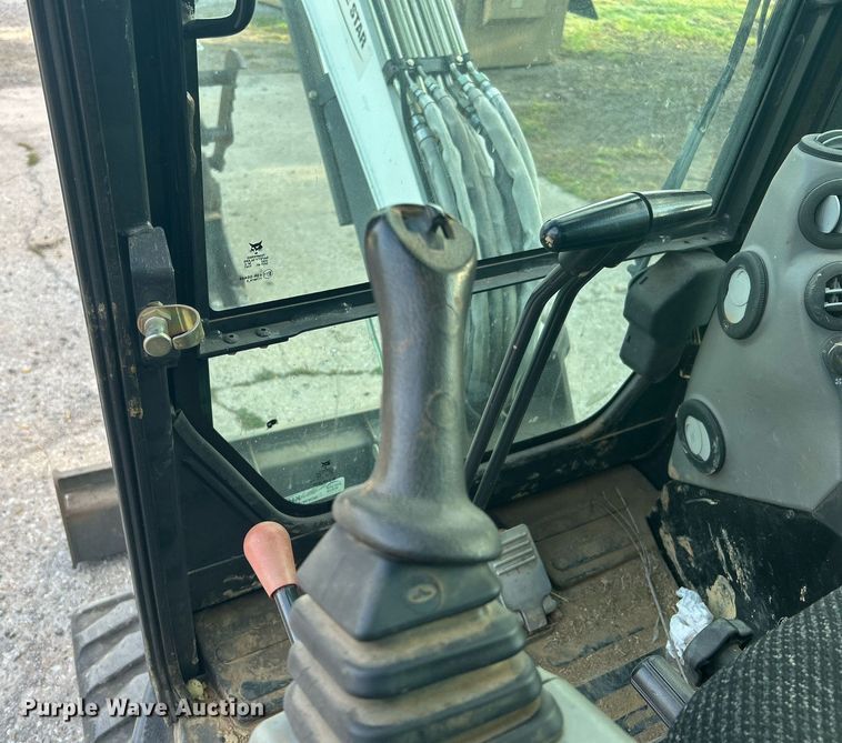 image for item KH9493 2012 Bobcat E32  mini excavator