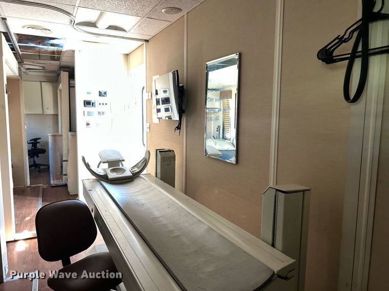 image for item KH9507 2012 International 4400 SBA  medical scanner truck