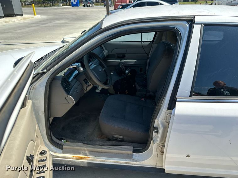 image for item KT9343 2010 Ford Crown Victoria Police Interceptor