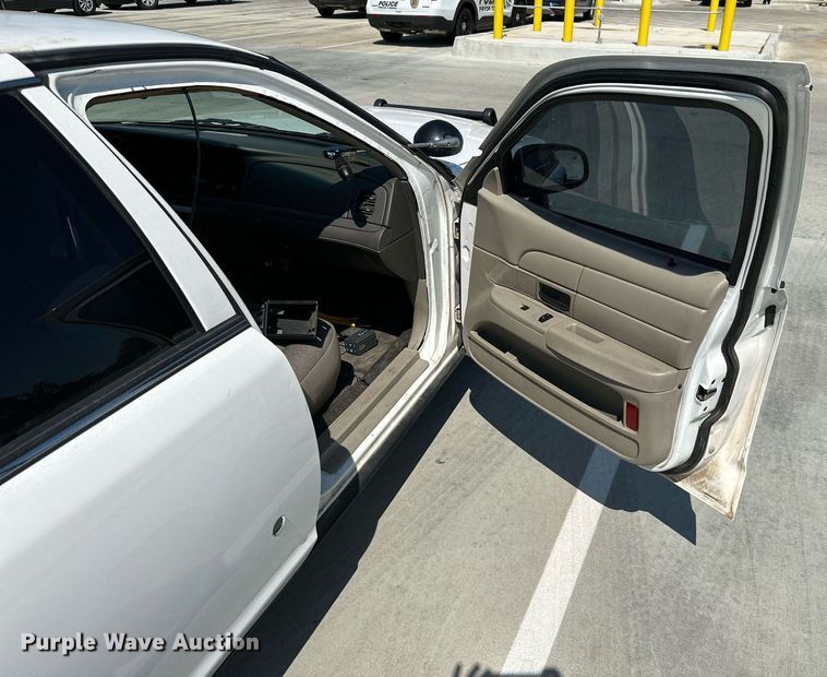 image for item KT9343 2010 Ford Crown Victoria Police Interceptor