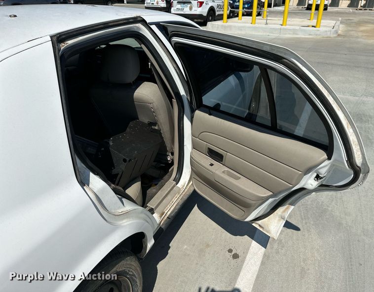 image for item KT9343 2010 Ford Crown Victoria Police Interceptor