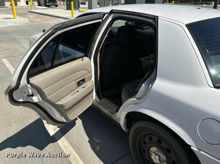 image for item KT9343 2010 Ford Crown Victoria Police Interceptor