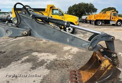 image for item LF9511 2008 John Deere 310SJ  backhoe