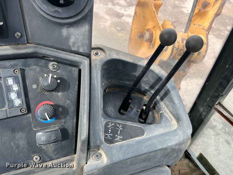 image for item LF9511 2008 John Deere 310SJ  backhoe