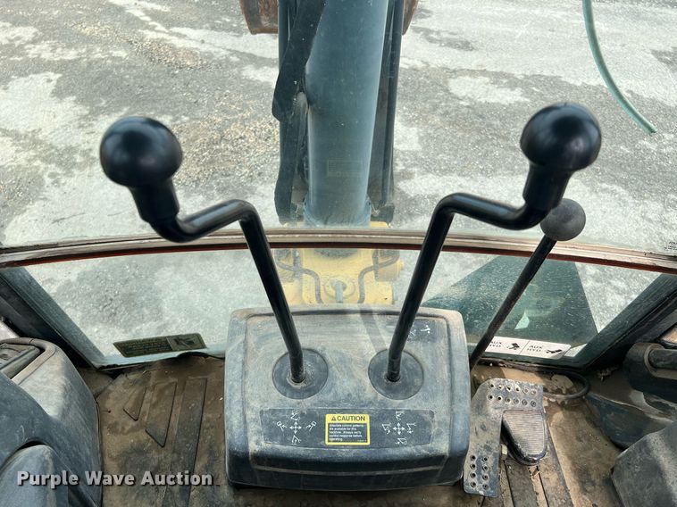 image for item LF9511 2008 John Deere 310SJ  backhoe