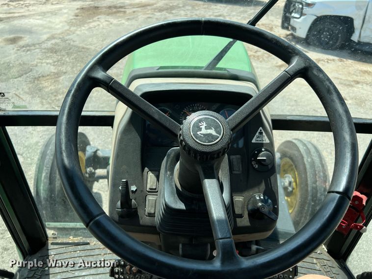 image for item LF9512 2008 John Deere 5525  tractor