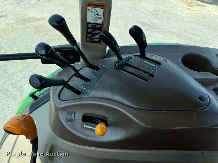 image for item LF9512 2008 John Deere 5525  tractor