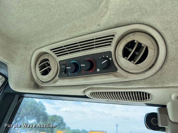 image for item LF9512 2008 John Deere 5525  tractor