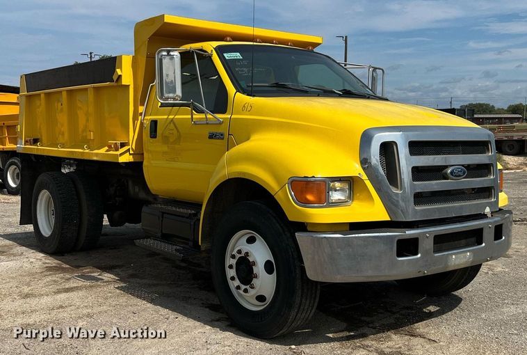 image for item LF9515 2005 Ford F750 Super Duty  dump truck